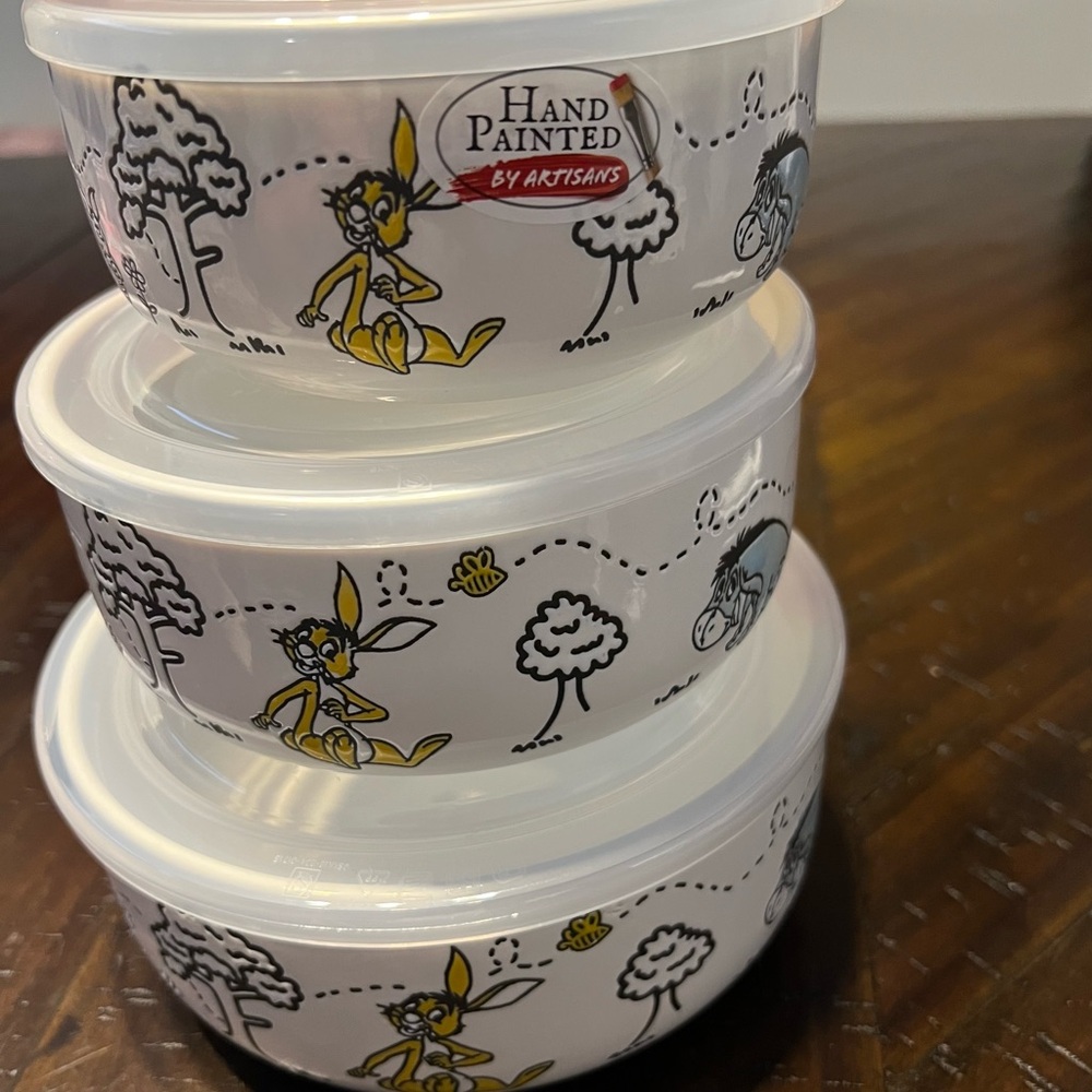 Disney Winnie The Pooh and Friends Nesting Bowls with Pressure Release Lids Set
